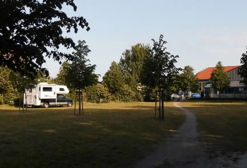 Foto 2 von 3, Platz